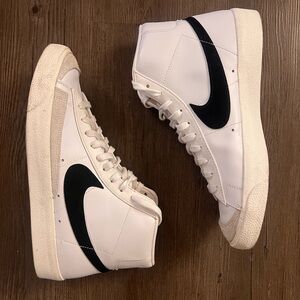 Nike Blazer Mid ‘77 Vintage in White/Black, Size Men 10.5